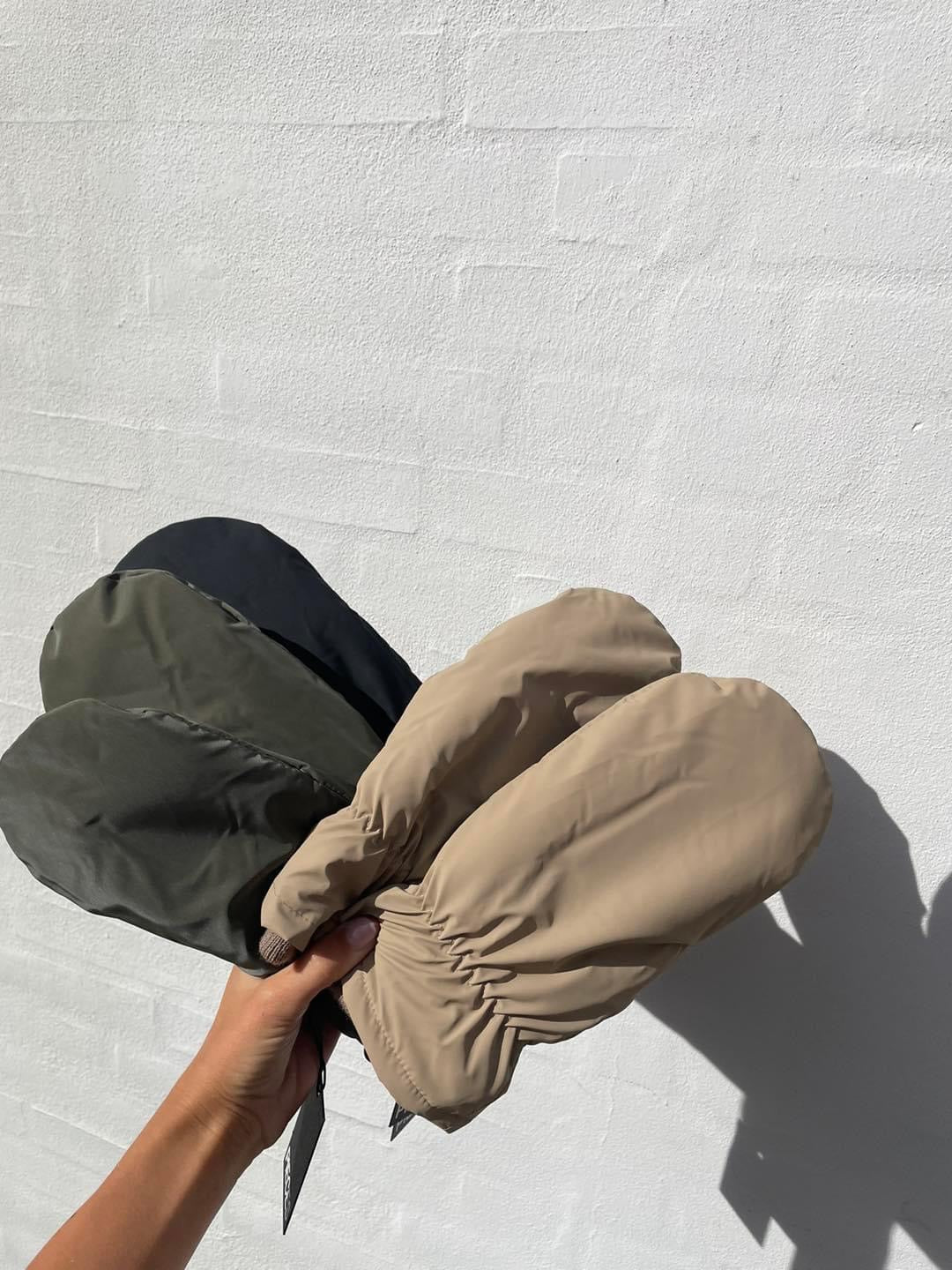 PCNIKKA Mittens - Silver Mink